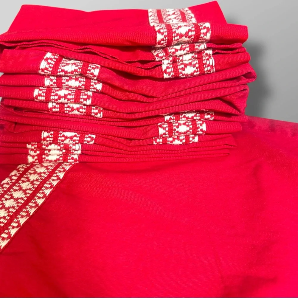 Set of 8 Red Embroidered Placemats 18x14 Holiday Christmas Table Decor Festive - Picture 3 of 7